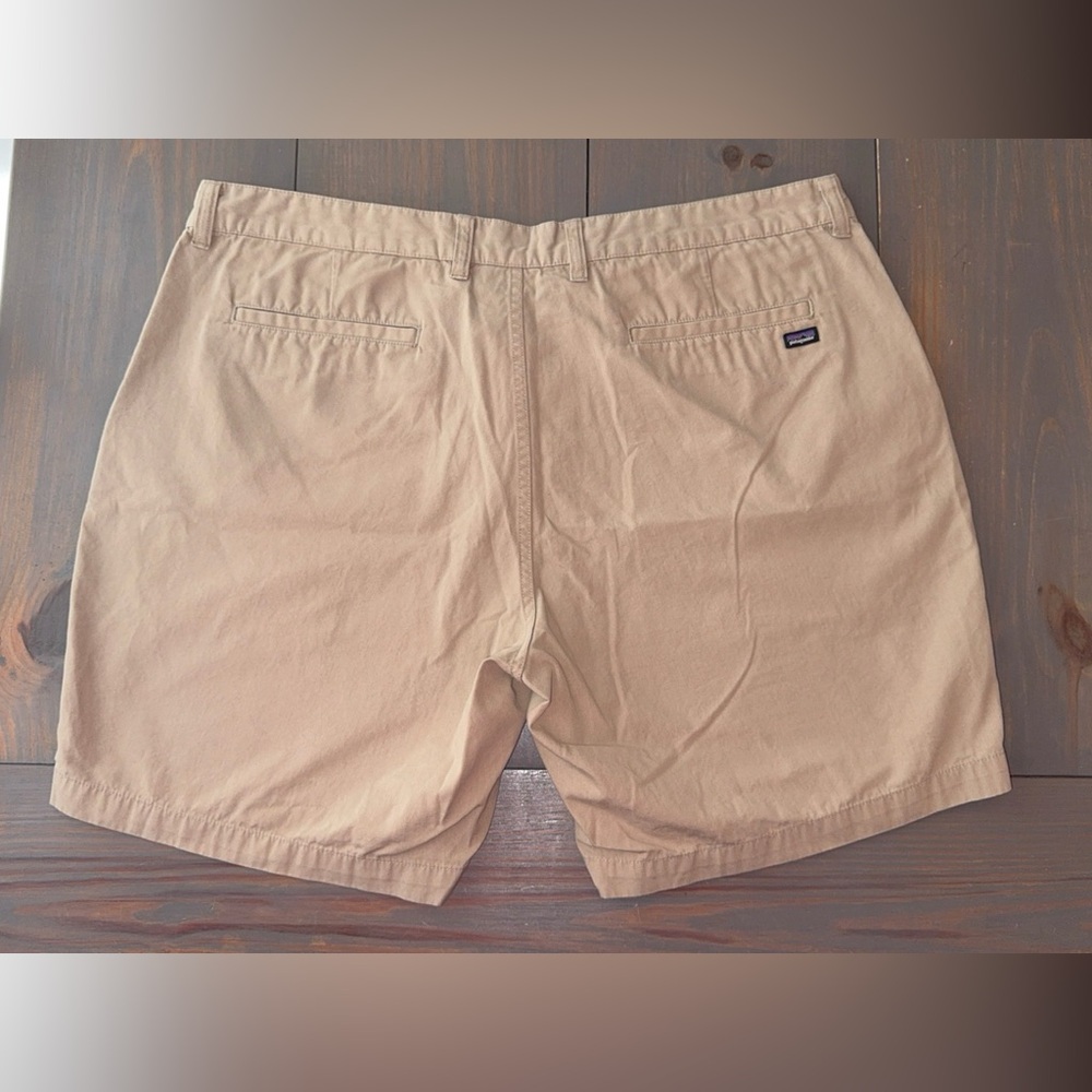 Patagonia Men’s Khaki Shorts Size 40